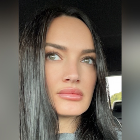 Meet your Posher, Mindy - Picture 1 of 1